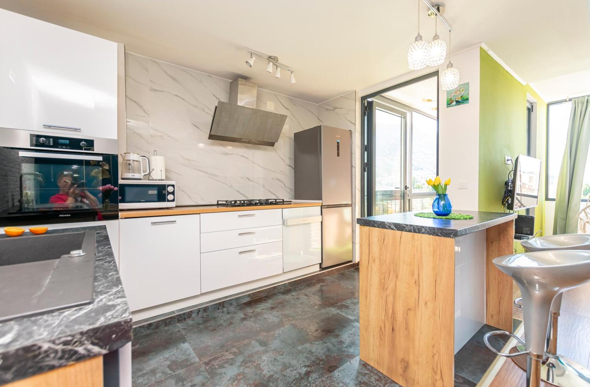 Apartment Luxury 4 Star, Amazing View With Free Parking