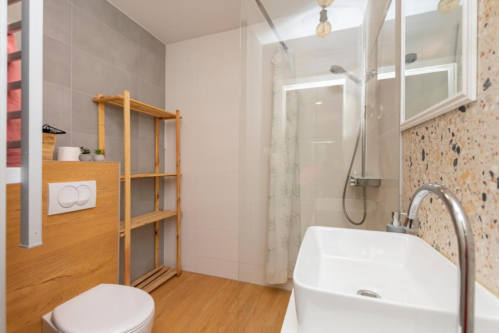 Apartment Luxury 4 Star, Amazing View With Free Parking