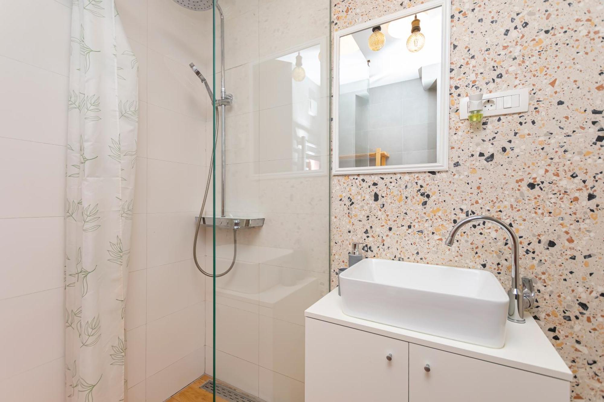 Luxury 4 Star, Amazing View With Free Parking Apartment *